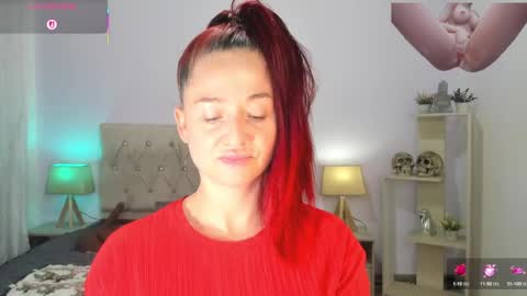 Lucia online show from September 25, 2025, 9:51 pm