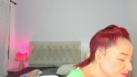 Lucia online show from November 6, 2025, 9:48 pm