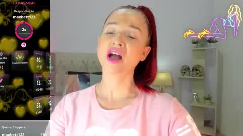 Lucia online show from November 15, 2025, 9:54 pm