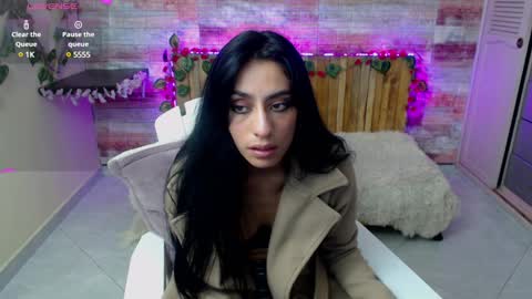Luciana online show from December 3, 2024, 8:49 am