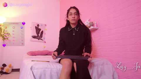 Luciana online show from April 4, 2026, 2:32 am