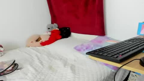 lucyblood online show from May 1, 2026, 12:59 am