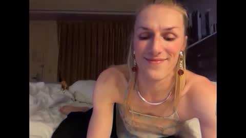 lucyheifer online show from September 15, 2025, 1:49 am