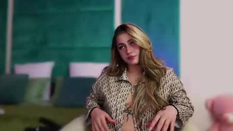 Snapshot of lucylexton chatting on July 26, 2026, 5:04 am Lucy Lexton online show from July 26, 2026, 5:04 am