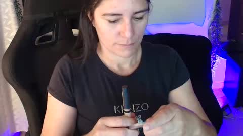 Snapshot of lucyli_ chatting on May 24, 2026, 1:05 pm LUCY online show from May 24, 2026, 1:05 pm