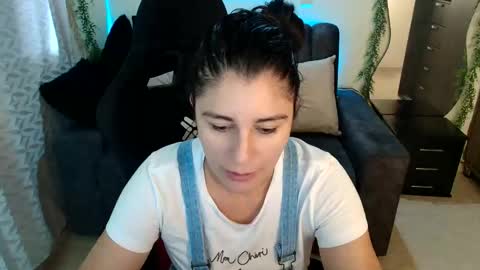 Snapshot of lucyli_ chatting on June 7, 2026, 3:27 pm LUCY online show from June 7, 2026, 3:27 pm