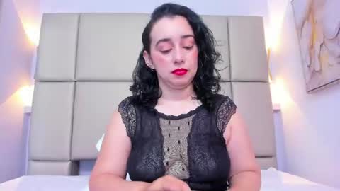Snapshot of lucymendezz_ chatting on July 18, 2026, 11:47 am Lucy online show from July 18, 2026, 11:47 am
