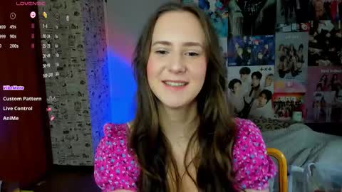 Snapshot of lucyrose33 chatting on September 23, 2025, 4:59 am Lucy Rose online show from September 23, 2025, 4:59 am