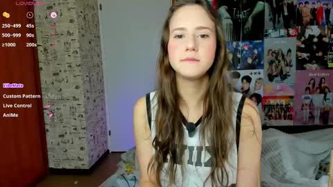 Snapshot of lucyrose33 chatting on September 28, 2025, 7:47 am Lucy Rose online show from September 28, 2025, 7:47 am