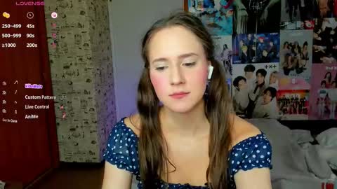 Snapshot of lucyrose33 chatting on September 29, 2025, 4:56 pm Lucy Rose online show from September 29, 2025, 4:56 pm