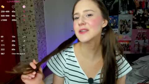 Snapshot of lucyrose33 chatting on October 2, 2025, 4:47 pm Lucy Rose online show from October 2, 2025, 4:47 pm