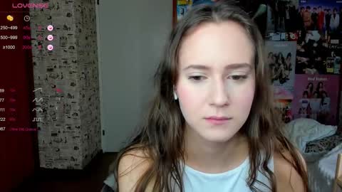Snapshot of lucyrose33 chatting on October 14, 2025, 5:30 am Lucy Rose online show from October 14, 2025, 5:30 am