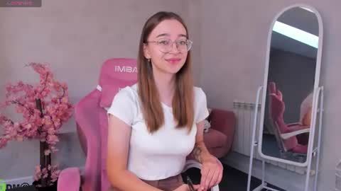 Snapshot of lucyy_green chatting on June 21, 2026, 1:08 am Lucy online show from June 21, 2026, 1:08 am
