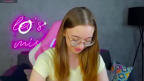Snapshot of lucyy_green chatting on June 24, 2026, 1:04 am Lucy online show from June 24, 2026, 1:04 am