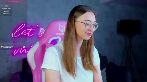 Snapshot of lucyy_green chatting on June 27, 2026, 1:10 am Lucy online show from June 27, 2026, 1:10 am