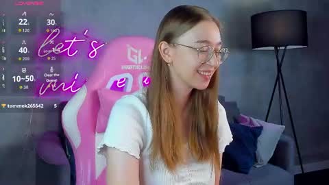 Snapshot of lucyy_green chatting on July 4, 2026, 1:01 am Lucy online show from July 4, 2026, 1:01 am
