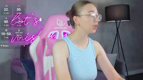 Snapshot of lucyy_green chatting on July 5, 2026, 12:39 am Lucy online show from July 5, 2026, 12:39 am