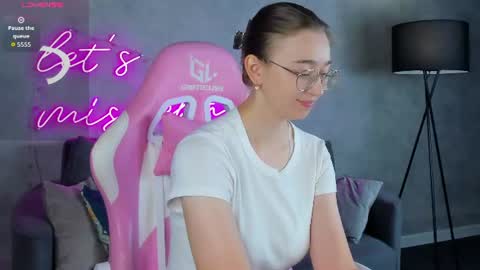 Snapshot of lucyy_green chatting on July 9, 2026, 12:48 am Lucy online show from July 9, 2026, 12:48 am