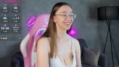 Snapshot of lucyy_green chatting on July 22, 2026, 12:57 am Lucy online show from July 22, 2026, 12:57 am