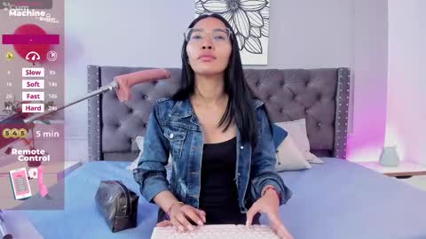 Lucy Liiu online show from October 1, 2025, 1:17 pm