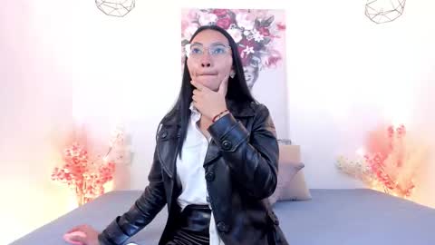 Lucy Liiu online show from October 31, 2025, 11:55 am