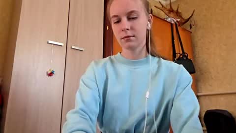 Snapshot of lucyzachar chatting on April 1, 2026, 6:03 am Sofia online show from April 1, 2026, 6:03 am
