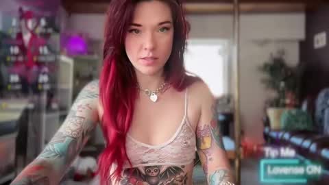 Luubeam             INSTA luubeammm TWITTER lunaisreallycu1 online show from April 6, 2026, 9:27 pm