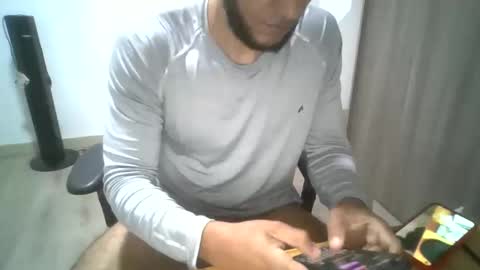 Snapshot of luhizu87871987 chatting on November 5, 2025, 4:45 am luhizu87871987 online show from November 5, 2025, 4:45 am