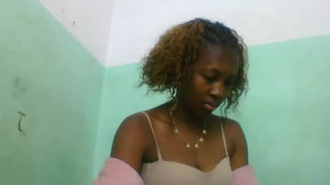 Snapshot of luicie196645 chatting on August 4, 2026, 5:32 am luicie196645 online show from August 4, 2026, 5:32 am