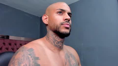 Snapshot of luigi1_ chatting on January 1, 2025, 2:41 am Luigi Vitale online show from January 1, 2025, 2:41 am
