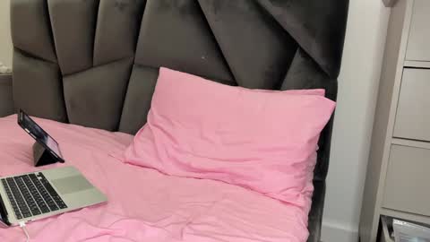 Luis and Alina online show from September 25, 2025, 5:16 pm