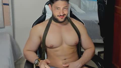 luis_baptista online show from October 24, 2025, 3:47 am