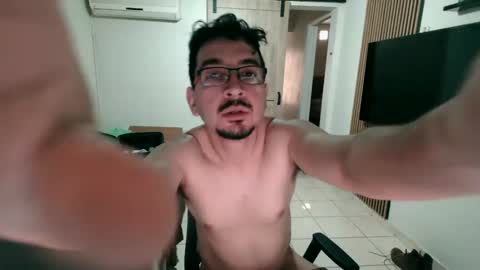 luis_flr online show from October 6, 2025, 3:20 pm