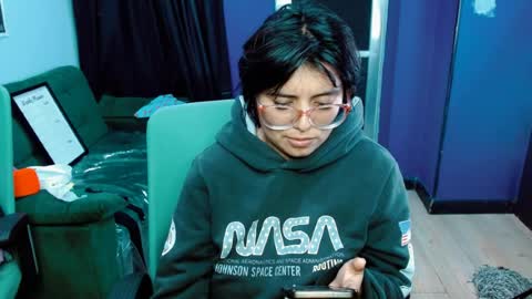 Snapshot of luisa_bunny chatting on April 5, 2026, 1:25 am luisa_bunny online show from April 5, 2026, 1:25 am