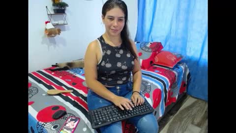 luisaangel19 online show from October 11, 2025, 8:29 pm