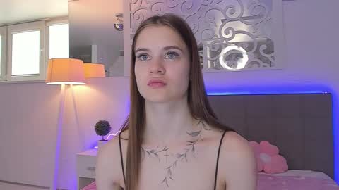 LuisaClover online show from May 18, 2026, 11:05 am