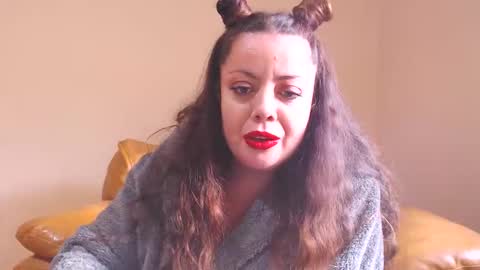 Cassie online show from September 19, 2025, 2:29 pm