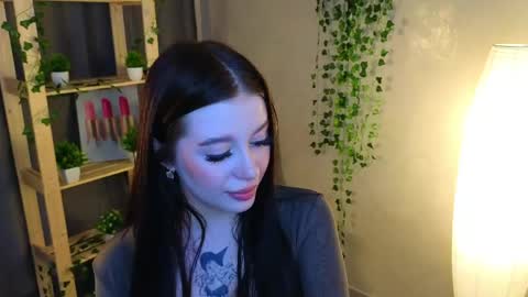 Cutie Lui online show from June 1, 2026, 6:37 am