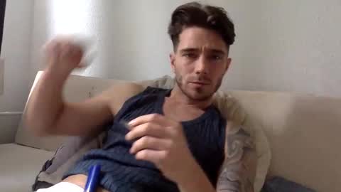 Snapshot of luisbadx chatting on February 23, 2025, 11:11 am Luis Badx online show from February 23, 2025, 11:11 am