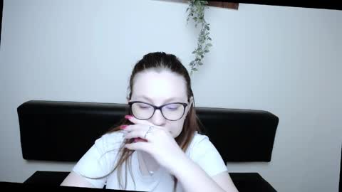 Snapshot of luizaheems_ chatting on April 23, 2026, 6:25 am Luiza online show from April 23, 2026, 6:25 am