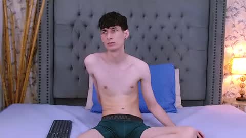 luke_carter online show from September 18, 2025, 1:02 pm