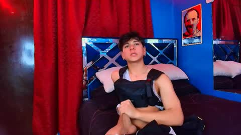 Snapshot of luke_howland chatting on May 25, 2026, 8:59 pm Luke online show from May 25, 2026, 8:59 pm