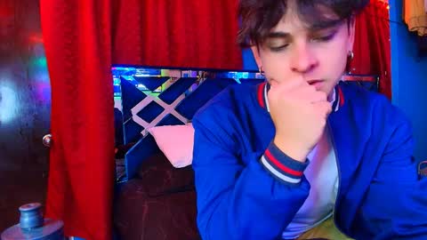 Snapshot of luke_howland chatting on June 6, 2026, 5:23 am Luke online show from June 6, 2026, 5:23 am