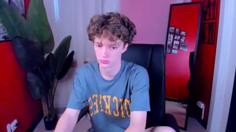 Snapshot of luke_sweet chatting on June 22, 2026, 12:02 pm Luke online show from June 22, 2026, 12:02 pm