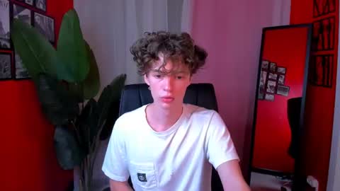 Snapshot of luke_sweet chatting on June 23, 2026, 4:05 pm Luke online show from June 23, 2026, 4:05 pm
