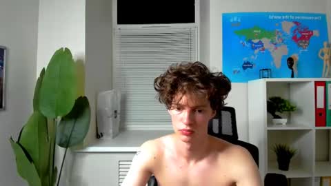 Snapshot of luke_sweet chatting on July 15, 2026, 4:45 pm Luke online show from July 15, 2026, 4:45 pm