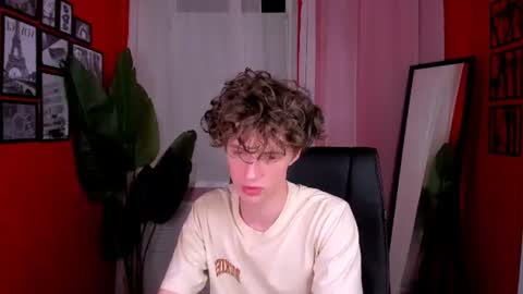 Snapshot of luke_sweet chatting on July 22, 2026, 2:42 pm Luke online show from July 22, 2026, 2:42 pm