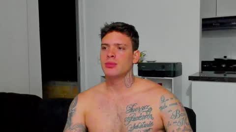 Snapshot of lukeglanton17 chatting on October 31, 2025, 5:30 am Luke online show from October 31, 2025, 5:30 am