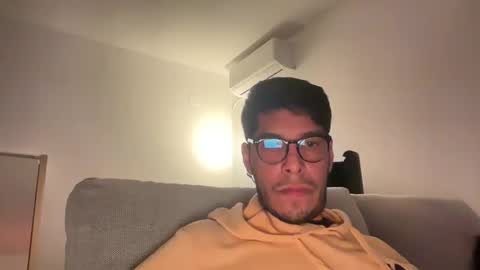 morenitoisonfire online show from March 4, 2025, 11:32 pm