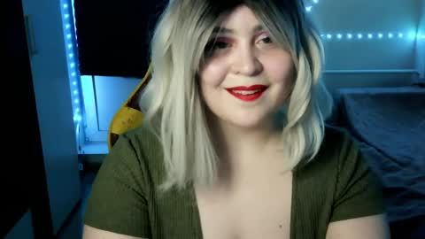 lulovia online show from April 7, 2026, 9:48 pm